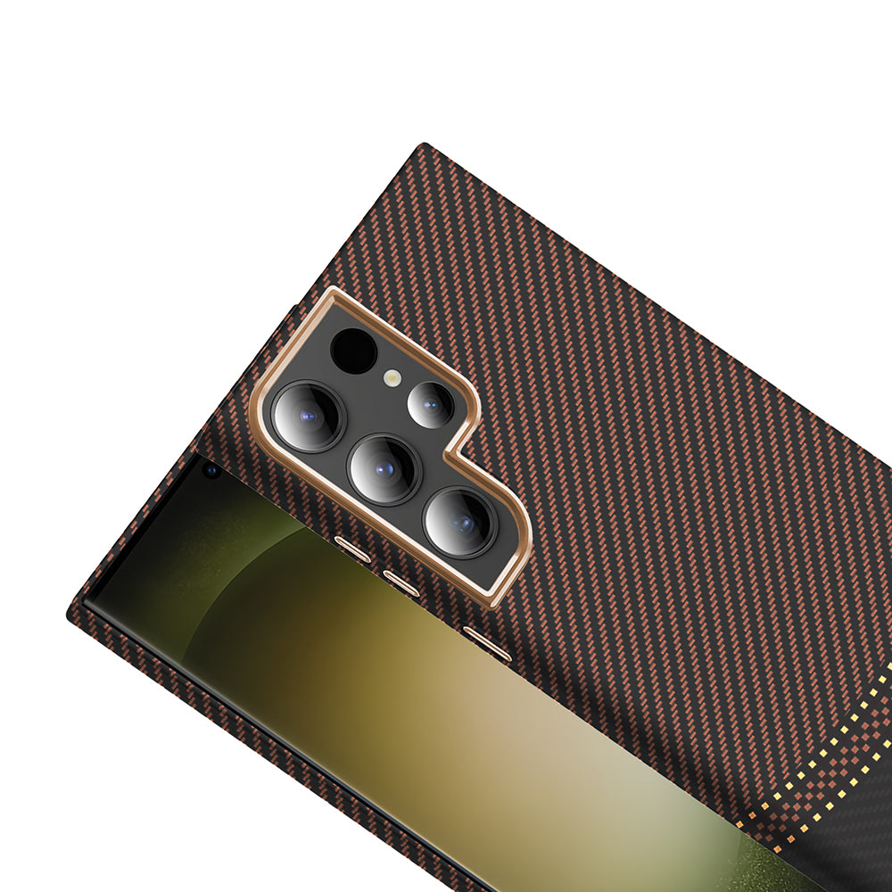 Galaxy S24 Ultra Kılıf M-safe Şarj Özellikli Karbon Fiber Görünümlü Zore Gros Kapak Gold-Siyah